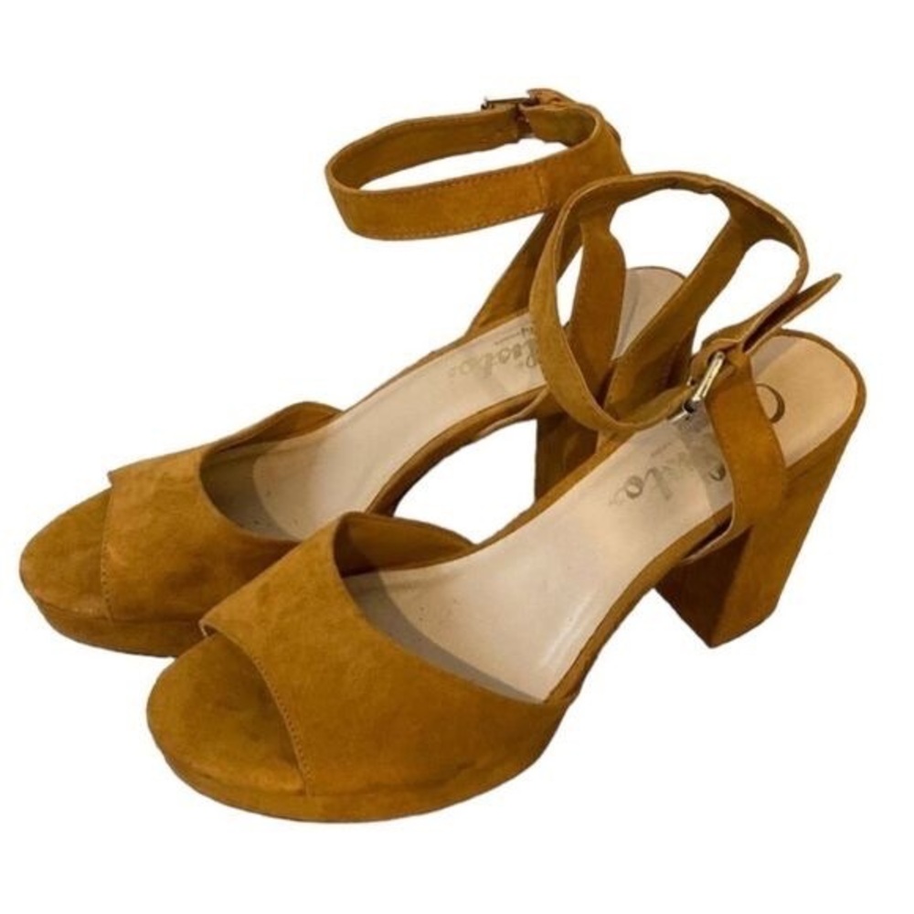 Elegant Tan Suede Block Heel Sandals